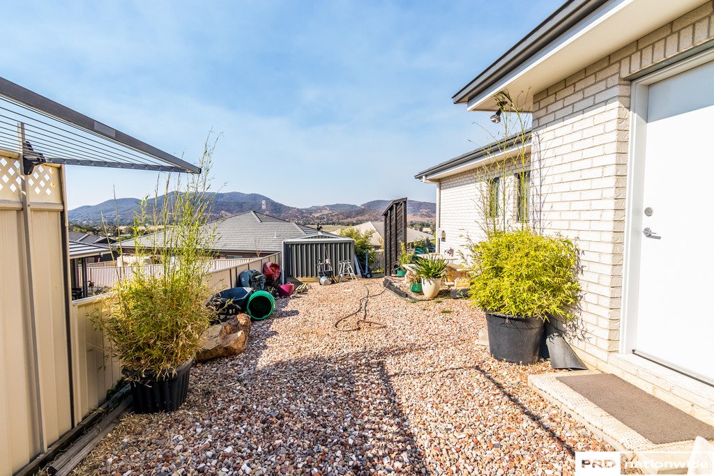 3 Currawong Drive TAMWORTH 18