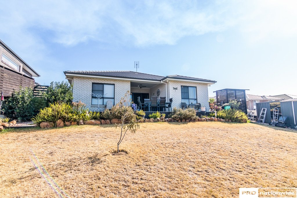 3 Currawong Drive TAMWORTH 20