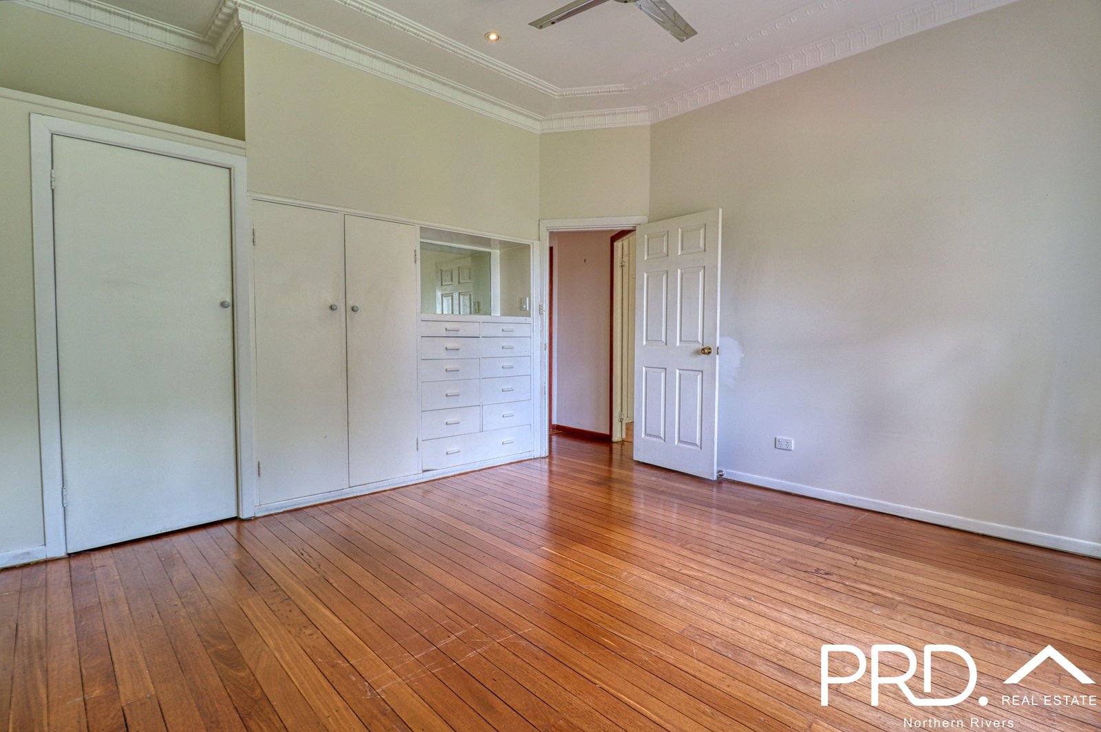 3 Dale Place GIRARDS HILL 10