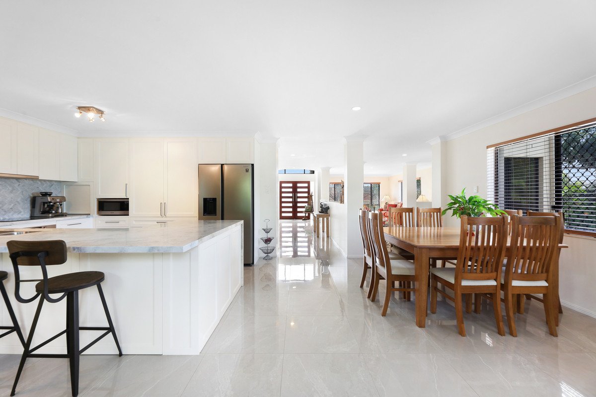 3 Dapples Court Burleigh Heads 4