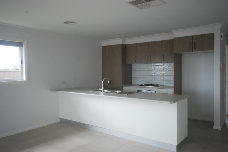 3 Darcy Drive BOOROOMA 2