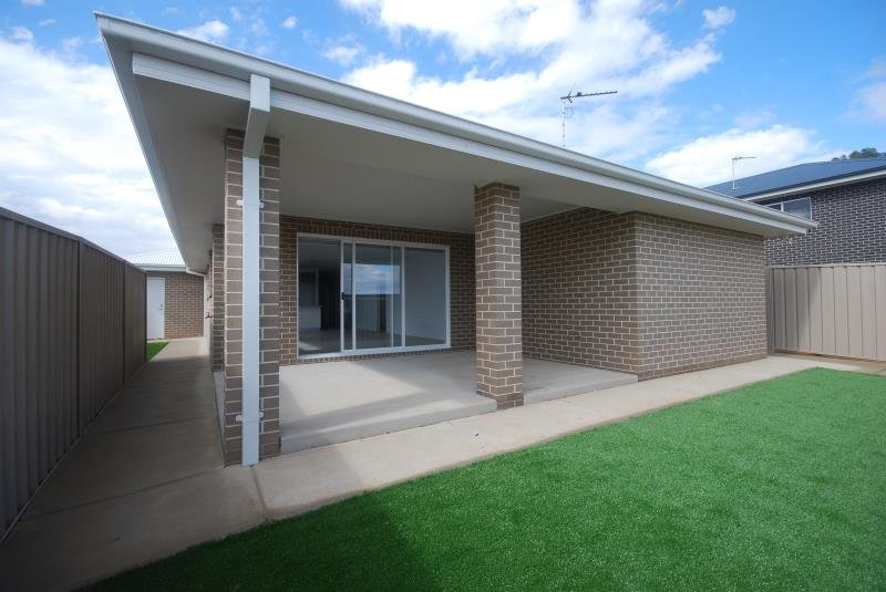 3 Darcy Drive BOOROOMA 5