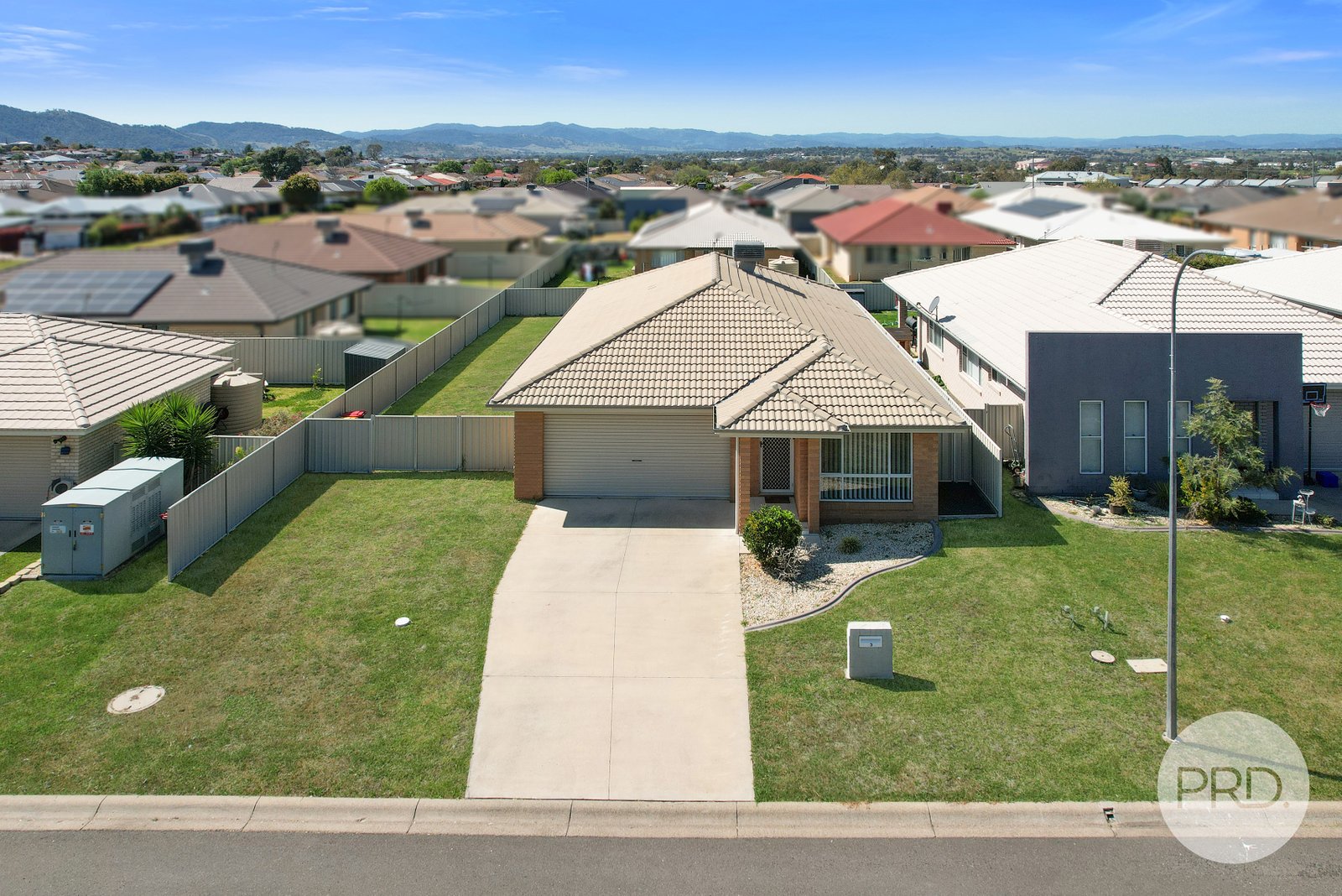3 Darien Avenue TAMWORTH 2