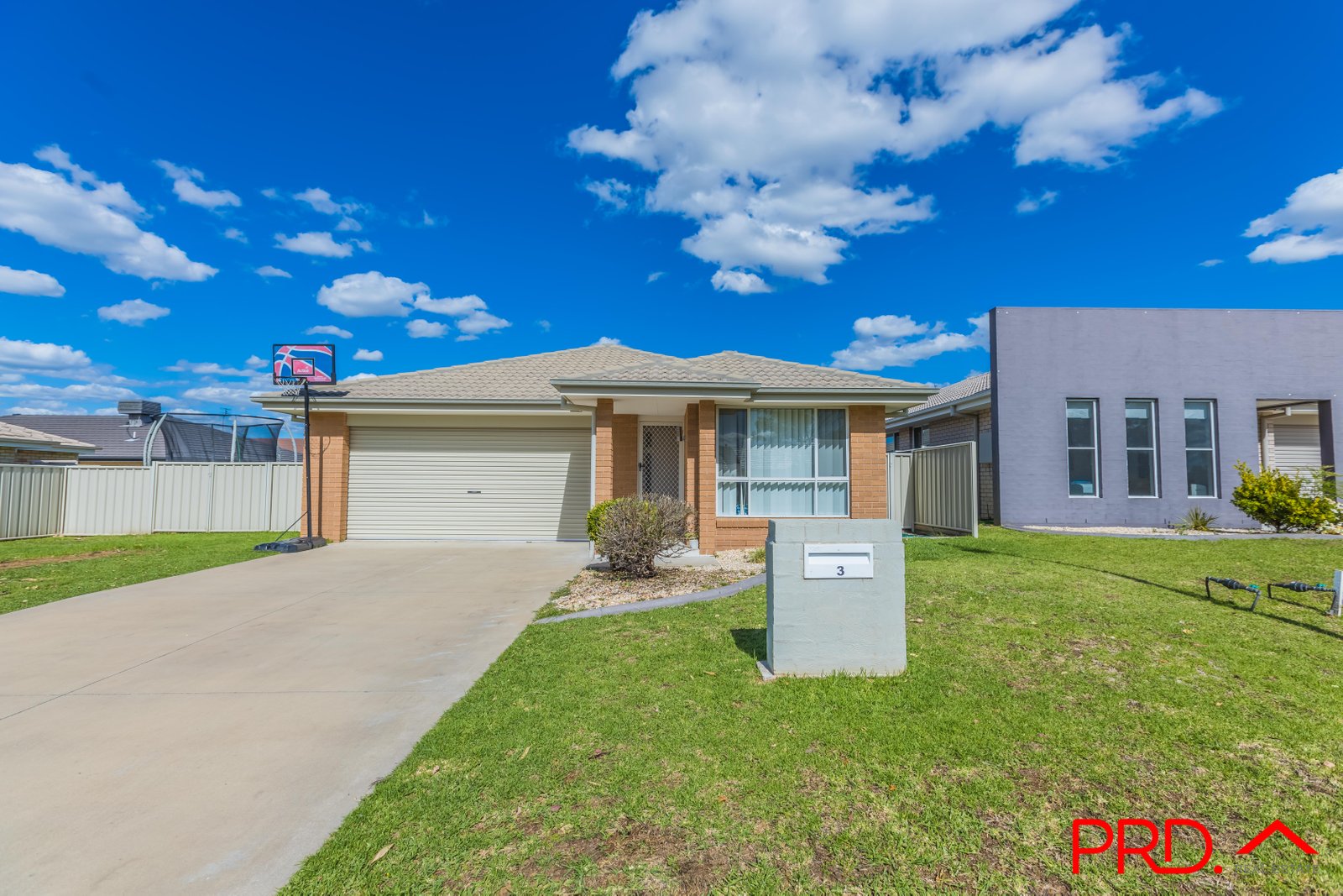 3 Darien Avenue TAMWORTH 1
