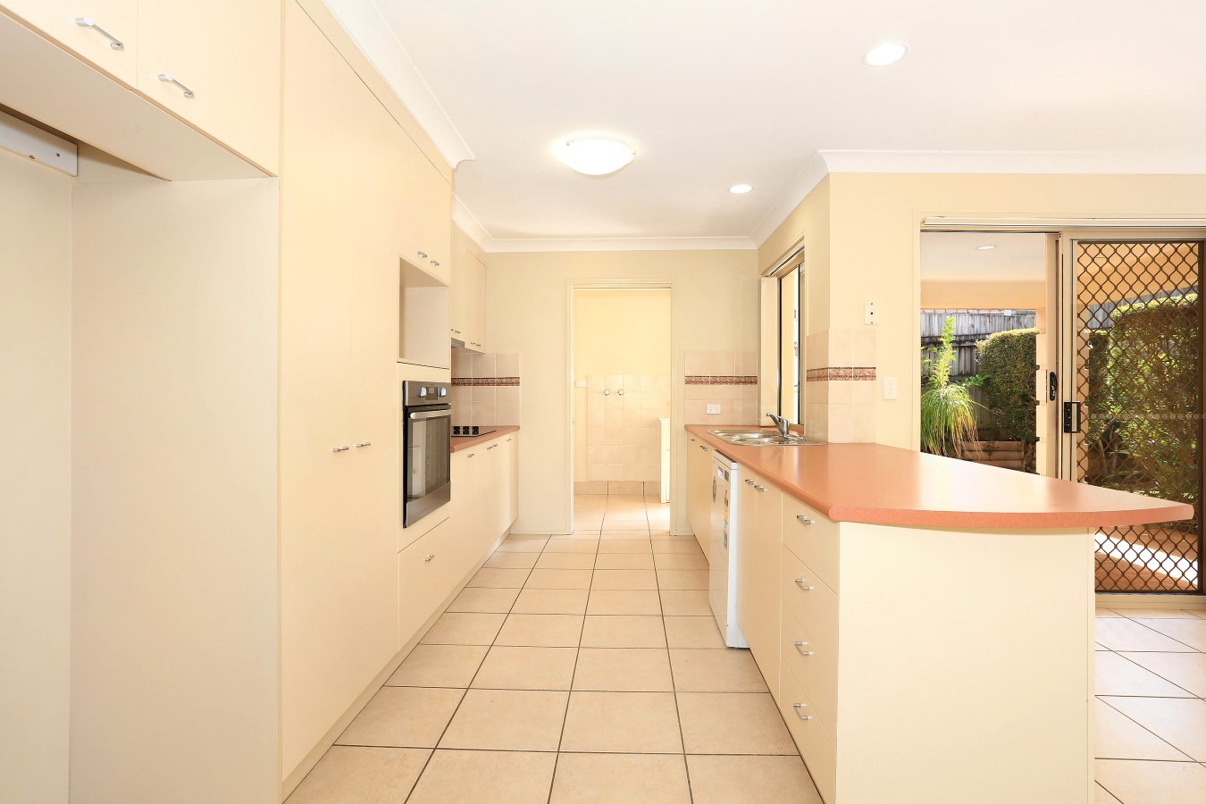 3 Dellwood Circuit MOLENDINAR 9