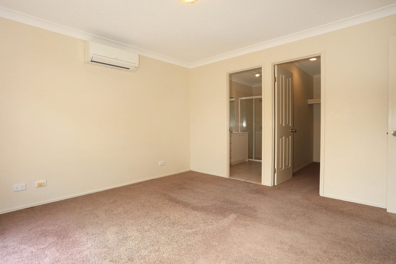 3 Dellwood Circuit MOLENDINAR 15