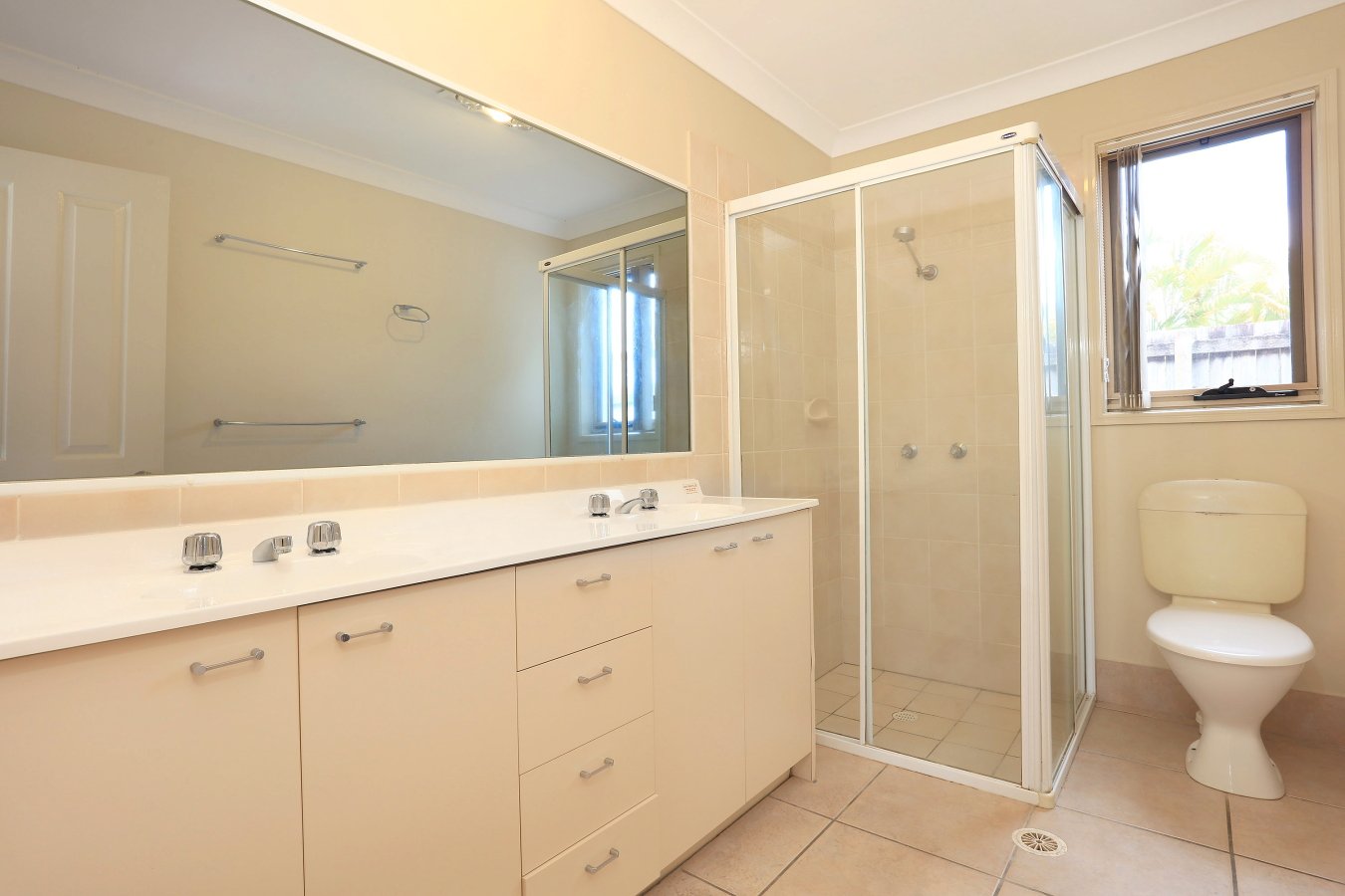 3 Dellwood Circuit MOLENDINAR 16