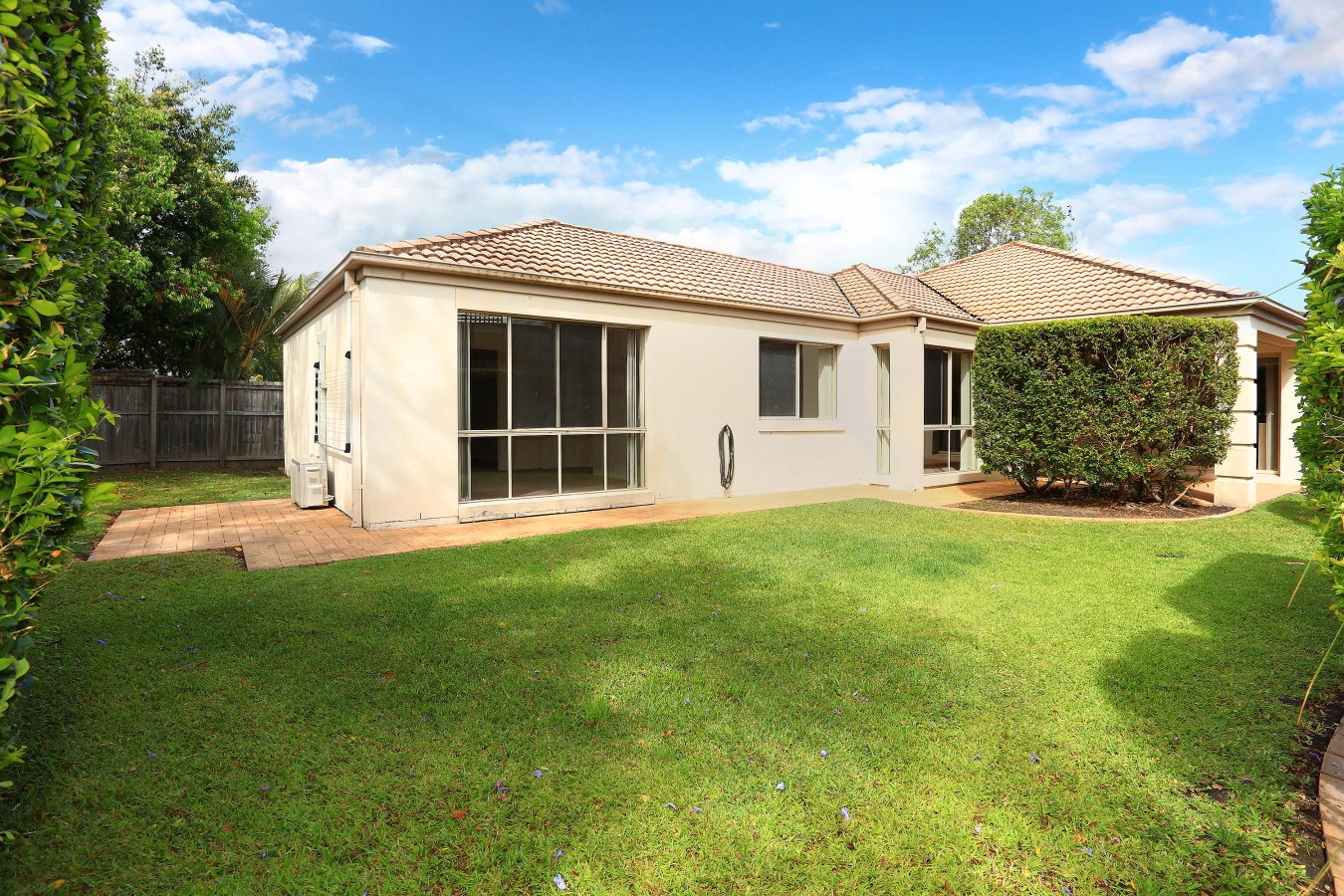 3 Dellwood Circuit MOLENDINAR 23