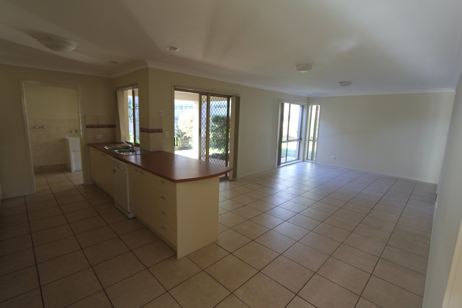 3 Dellwood Circuit MOLENDINAR 4