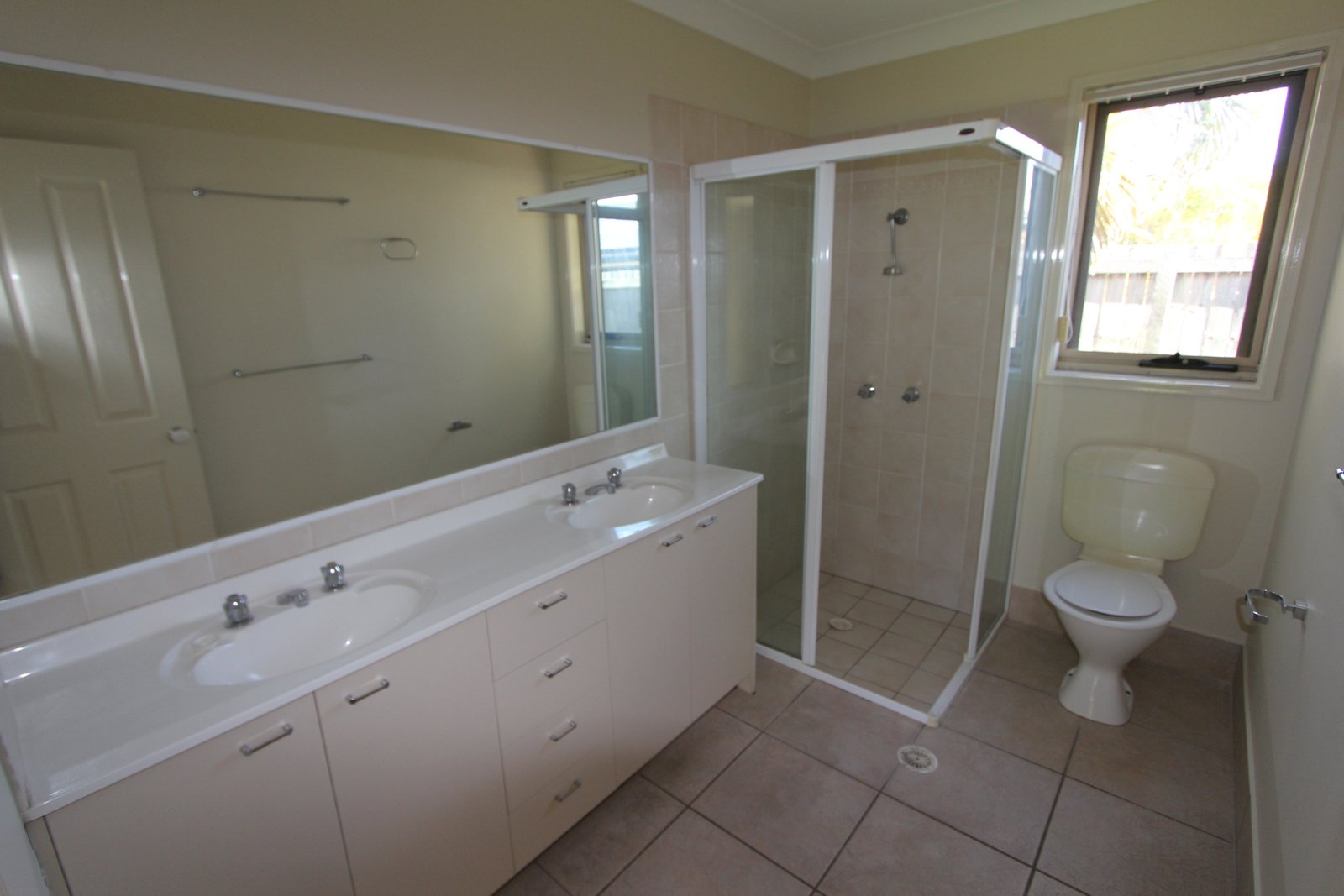 3 Dellwood Circuit MOLENDINAR 7