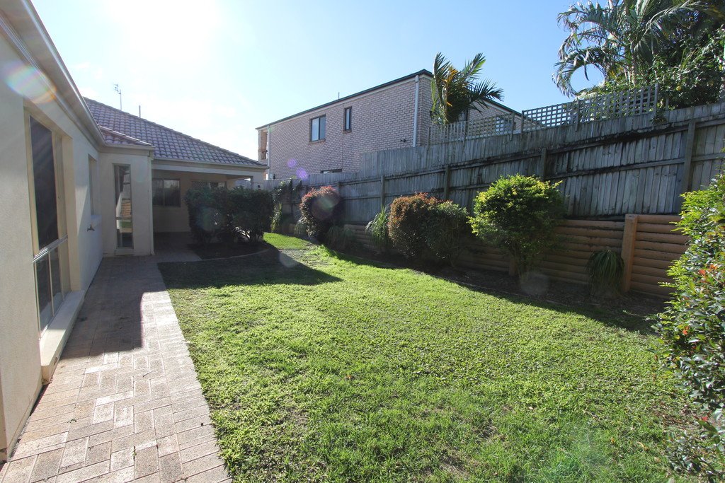 3 Dellwood Circuit MOLENDINAR 1