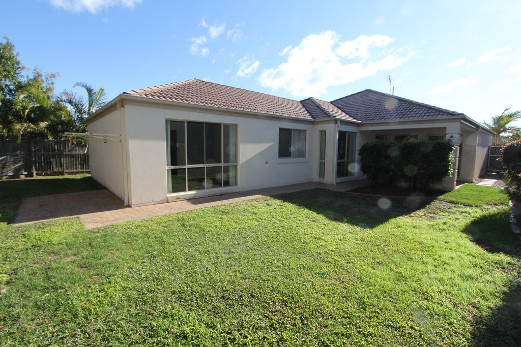 3 Dellwood Circuit MOLENDINAR 13