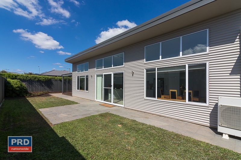 3 Deniston Circuit BUNGENDORE 13