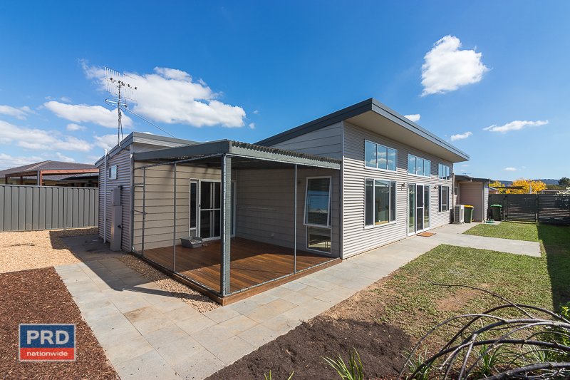 3 Deniston Circuit BUNGENDORE 14