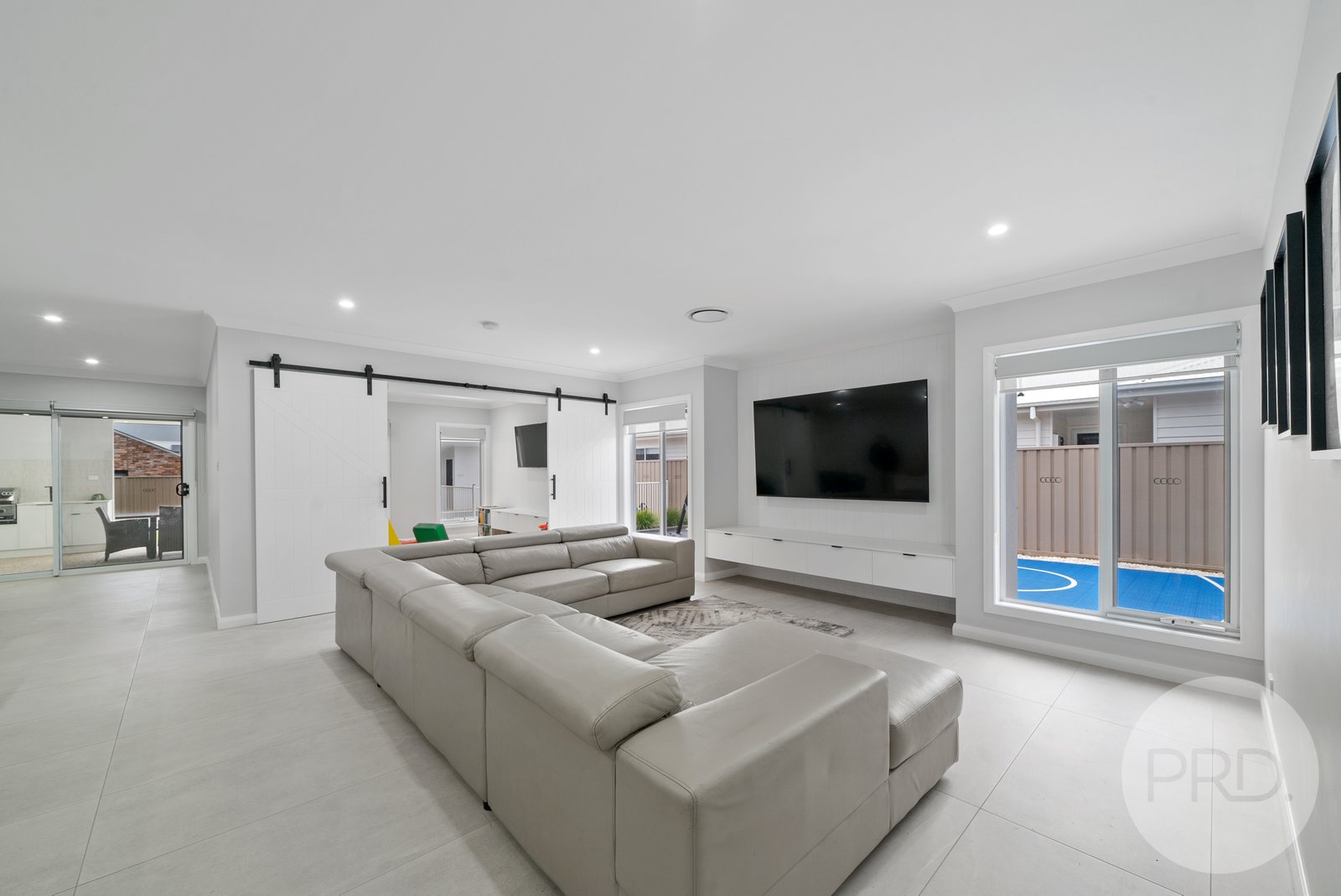 3 Denny Crescent GOBBAGOMBALIN 3