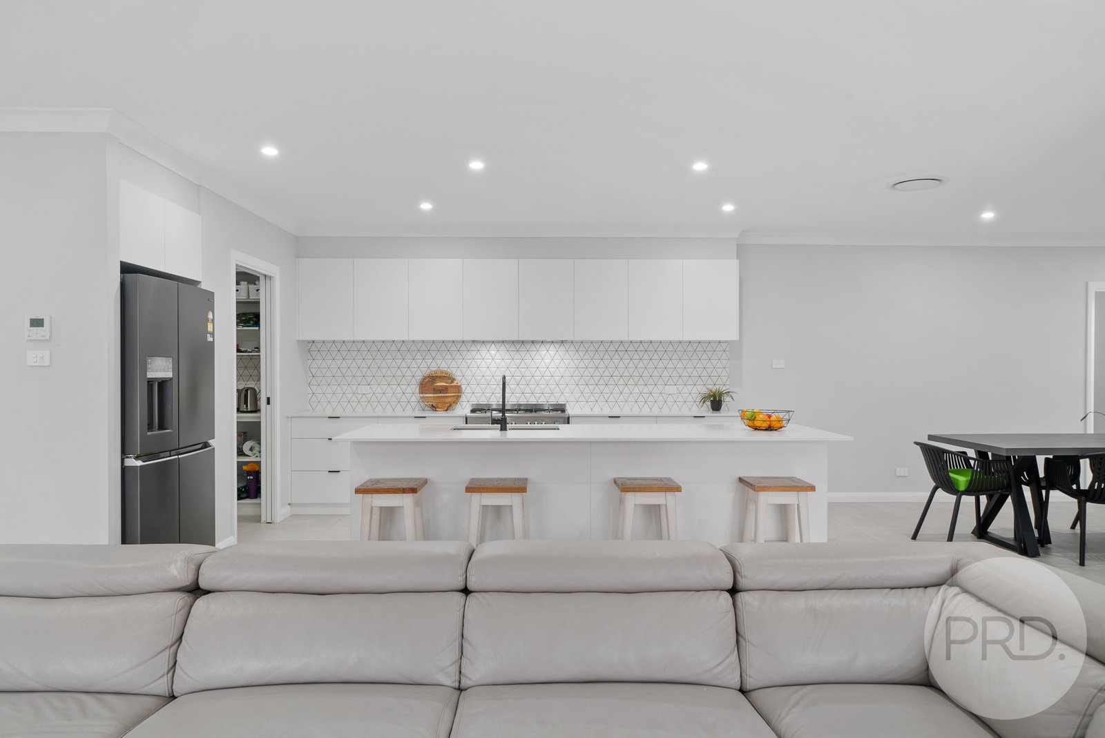 3 Denny Crescent GOBBAGOMBALIN 6