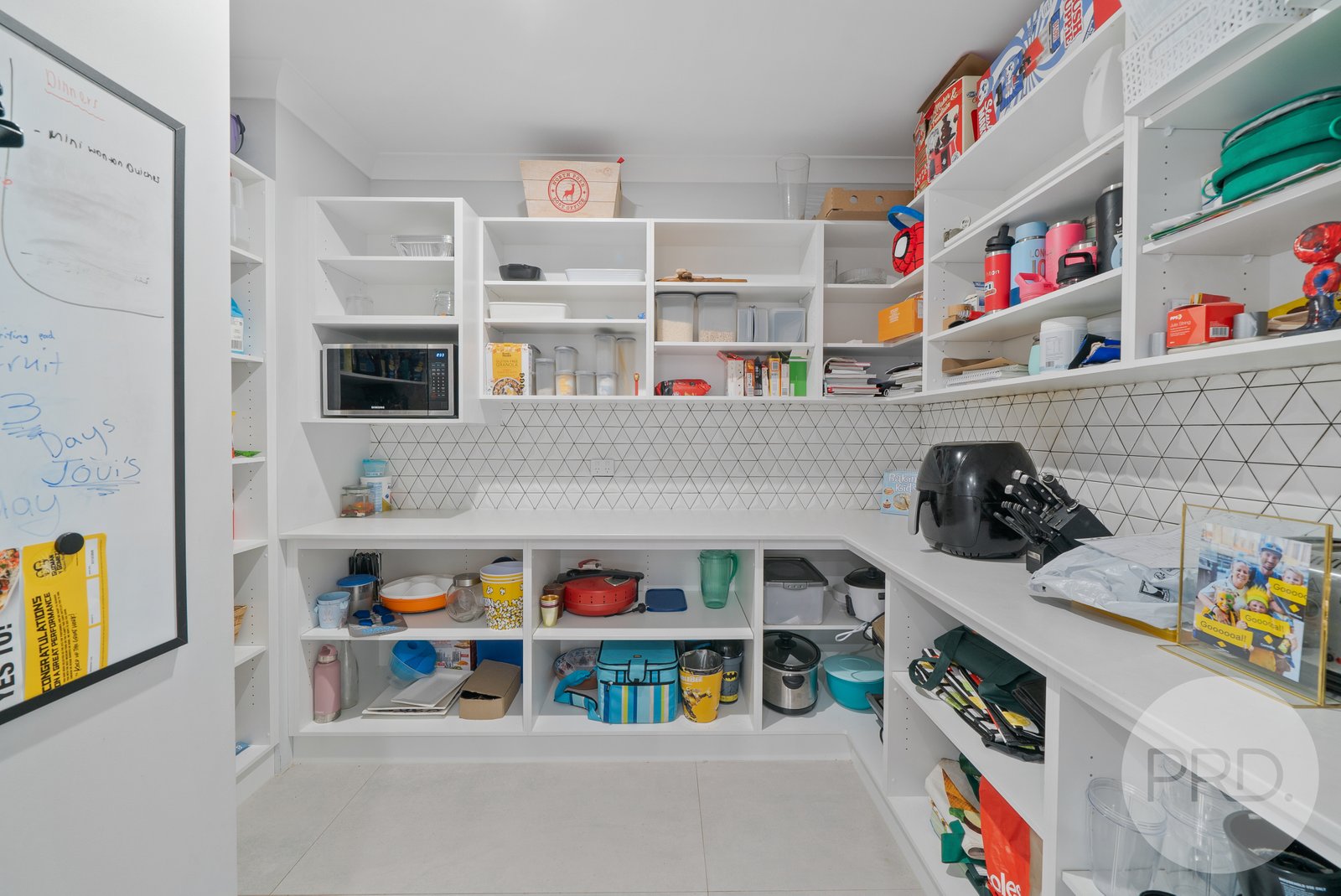 3 Denny Crescent GOBBAGOMBALIN 8