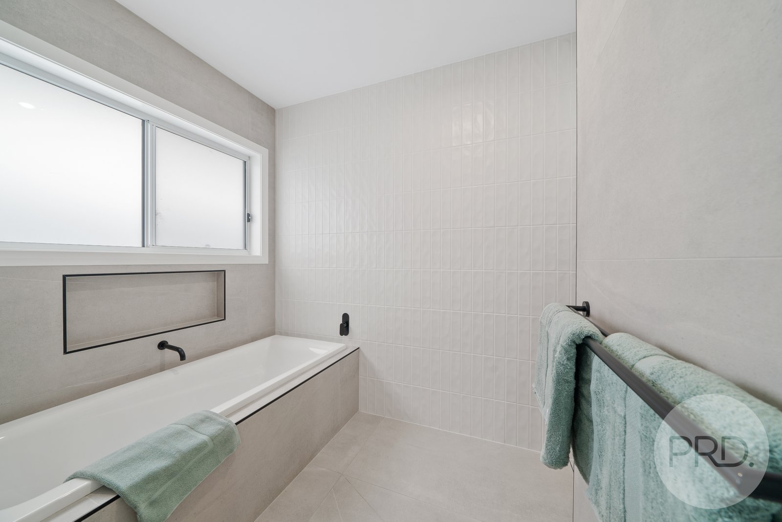 3 Denny Crescent GOBBAGOMBALIN 15