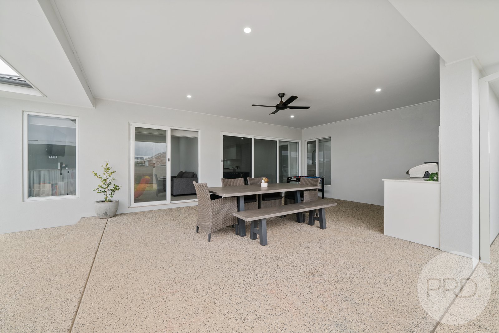 3 Denny Crescent GOBBAGOMBALIN 20