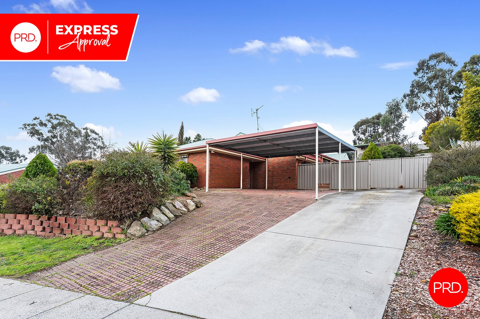 3 Derby Grove STRATHDALE 2