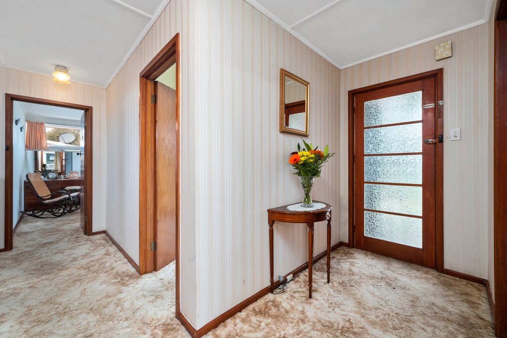 3 Dewar Place CLAREMONT 4