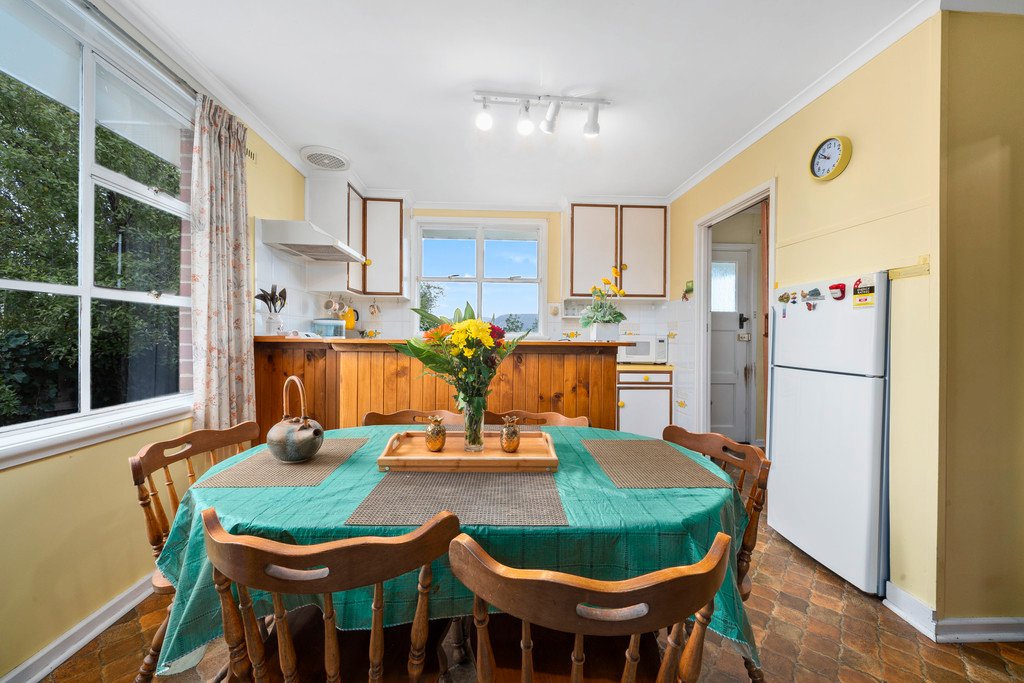 3 Dewar Place CLAREMONT 6