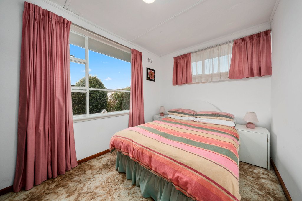 3 Dewar Place CLAREMONT 16