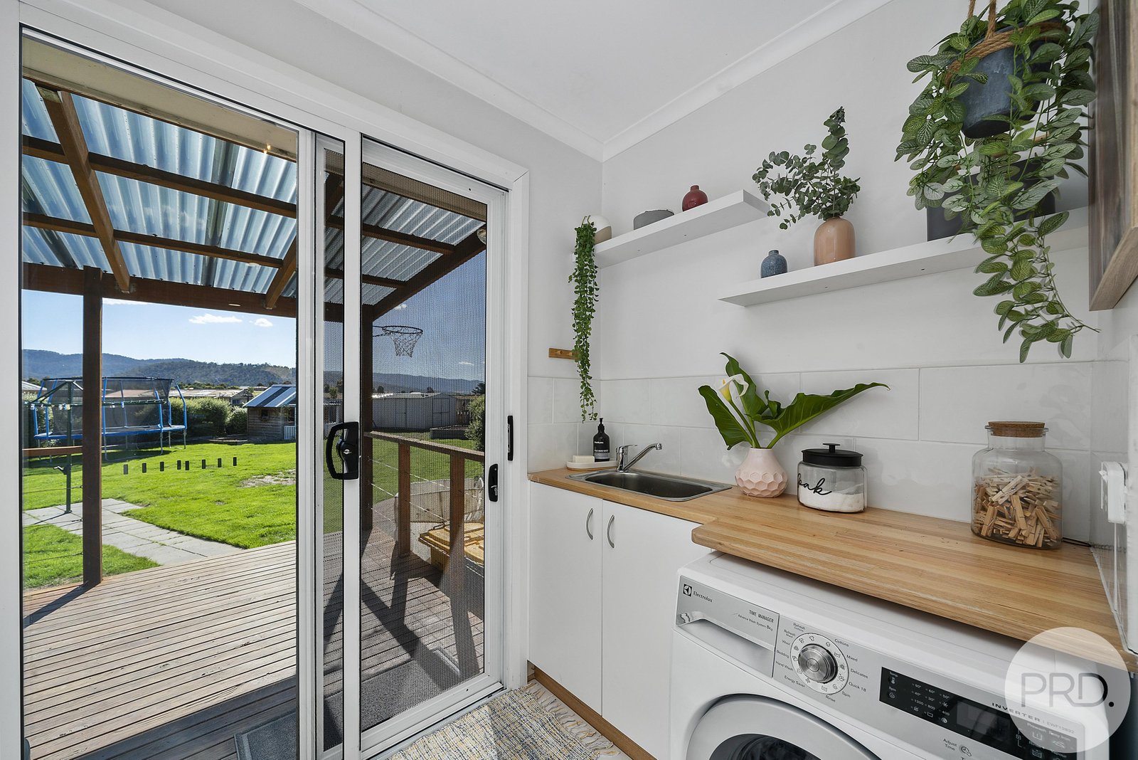 3 Downie Circle NEW NORFOLK 9