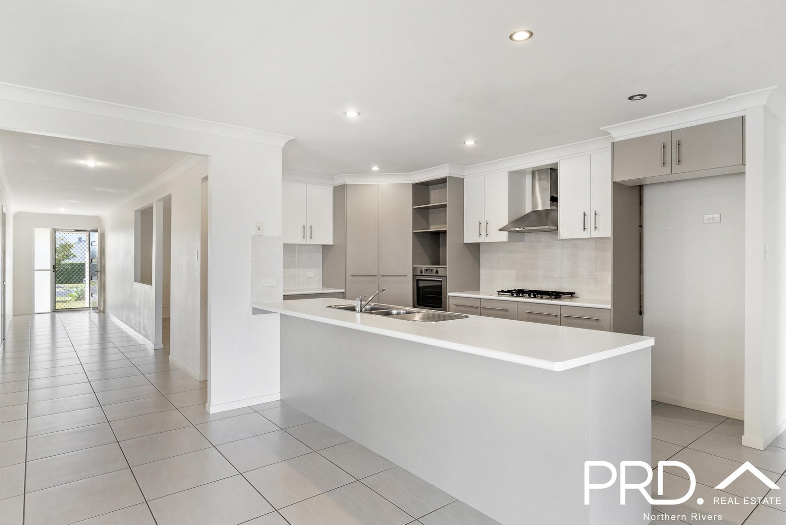 3 Doyle Place GOONELLABAH 3