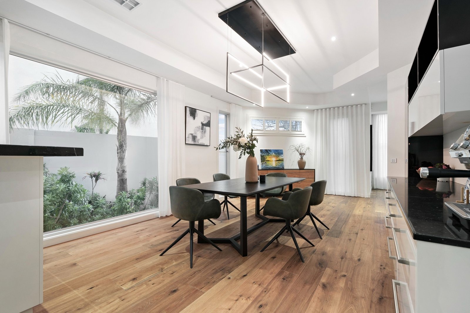 Real Estate and Property in 3 Duffryn Place, Toorak, VIC