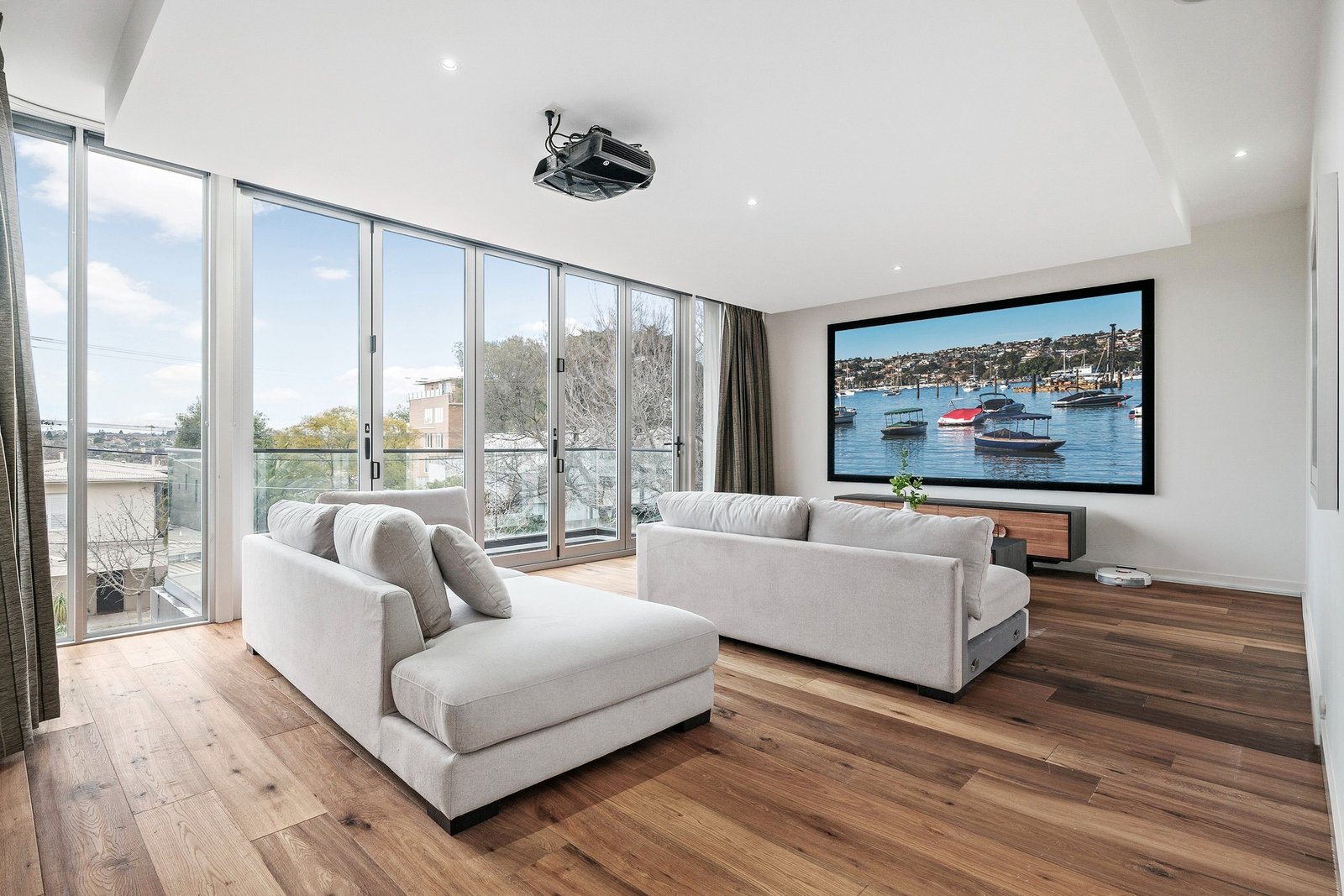 Real Estate and Property in 3 Duffryn Place, Toorak, VIC