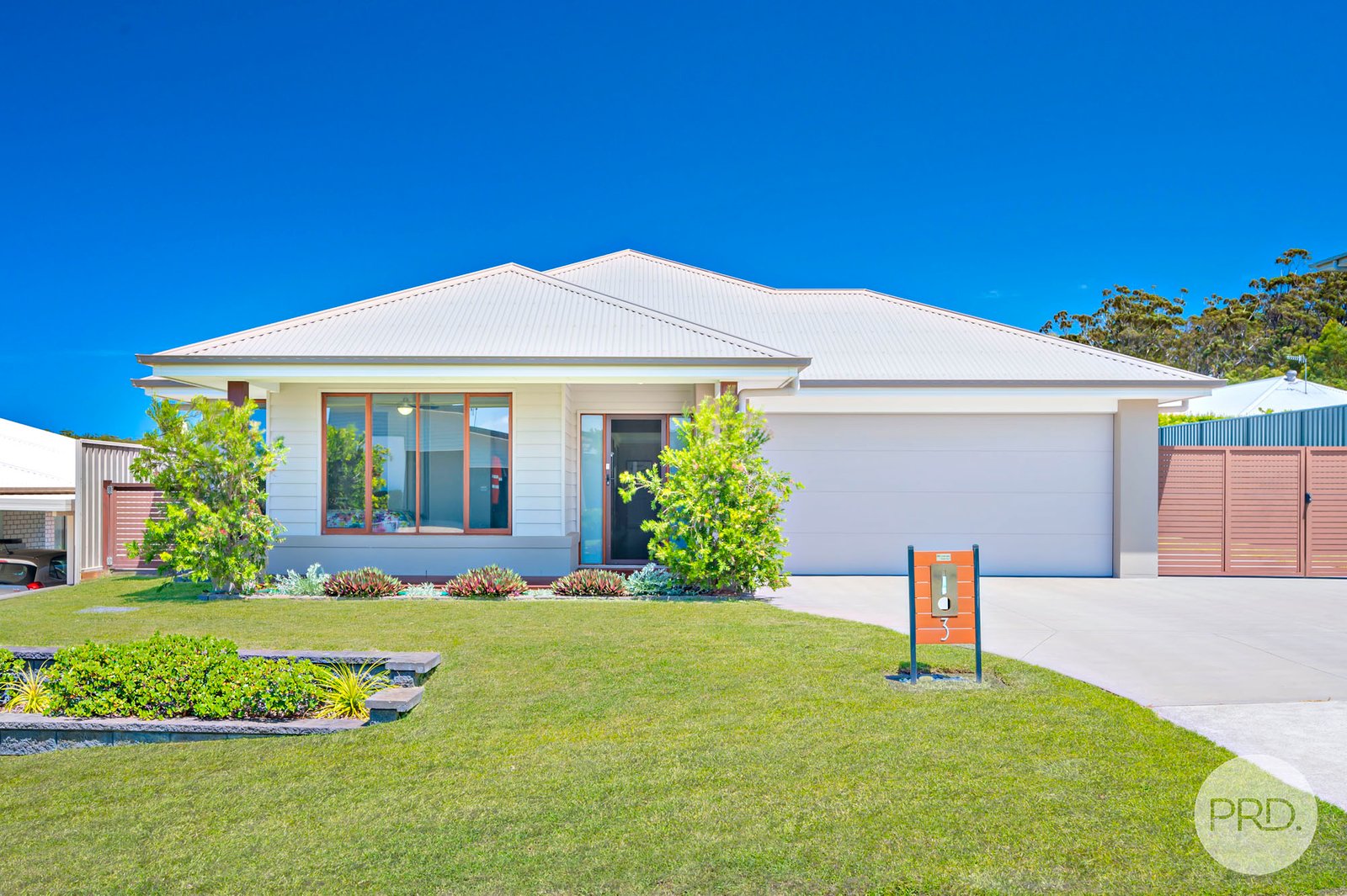 3 Duran Street CORLETTE 1