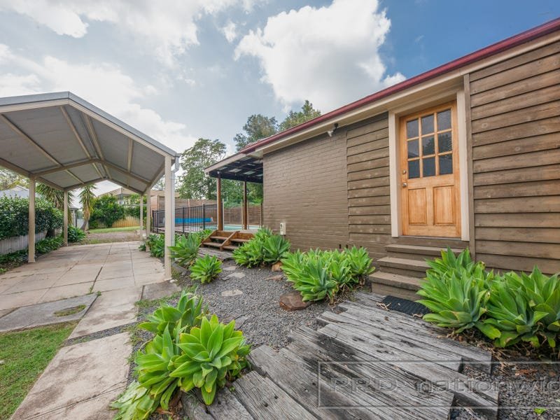 3 Edward Street LORN 4