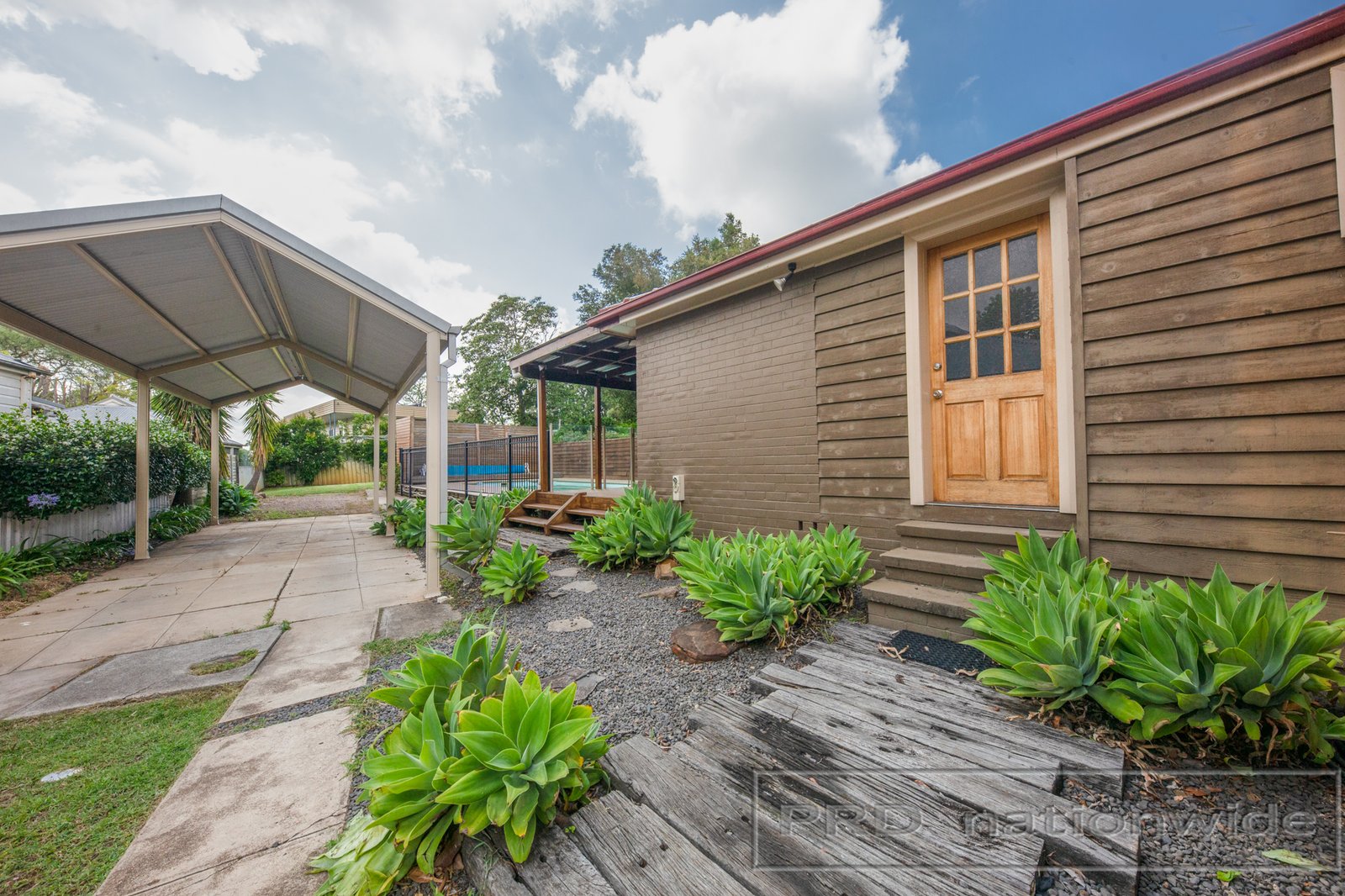 3 Edward Street LORN 4