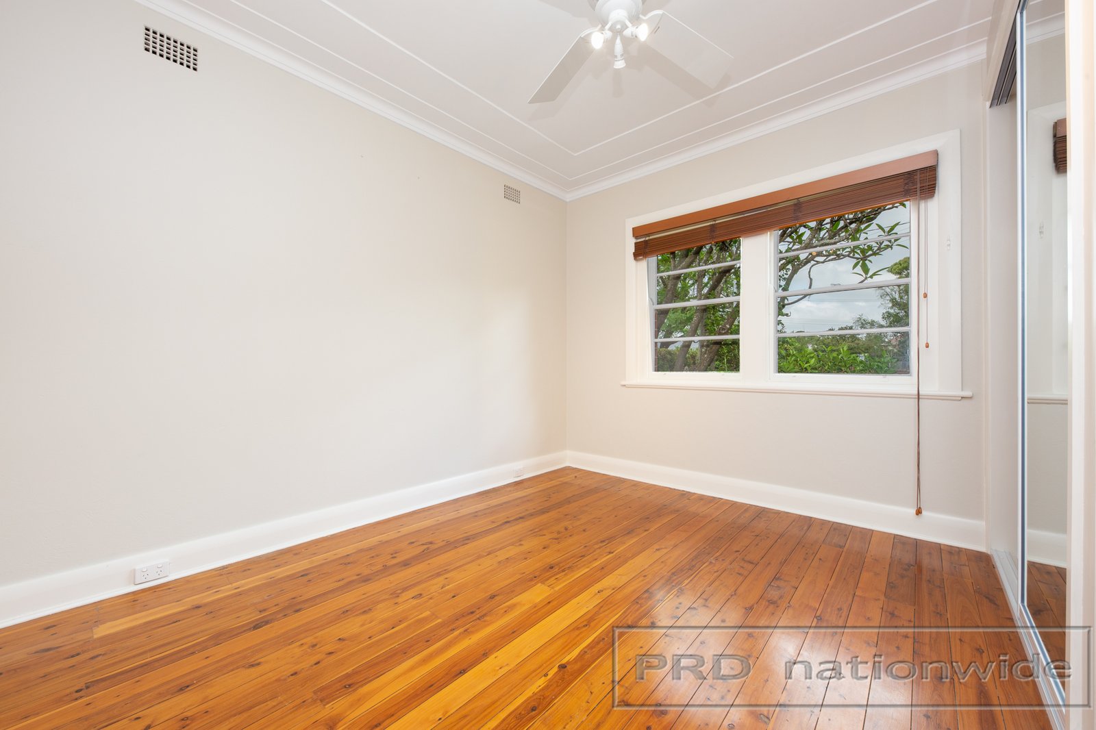 3 Edward Street LORN 9