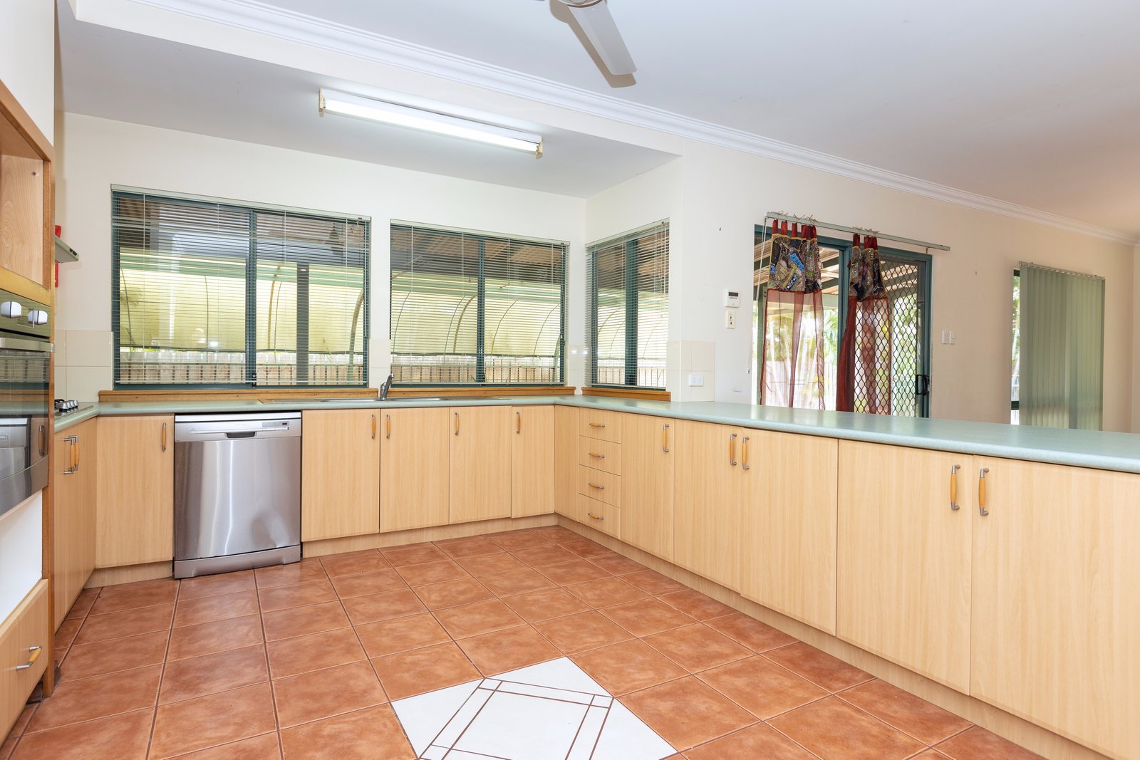 3 Egret Way DJUGUN 1
