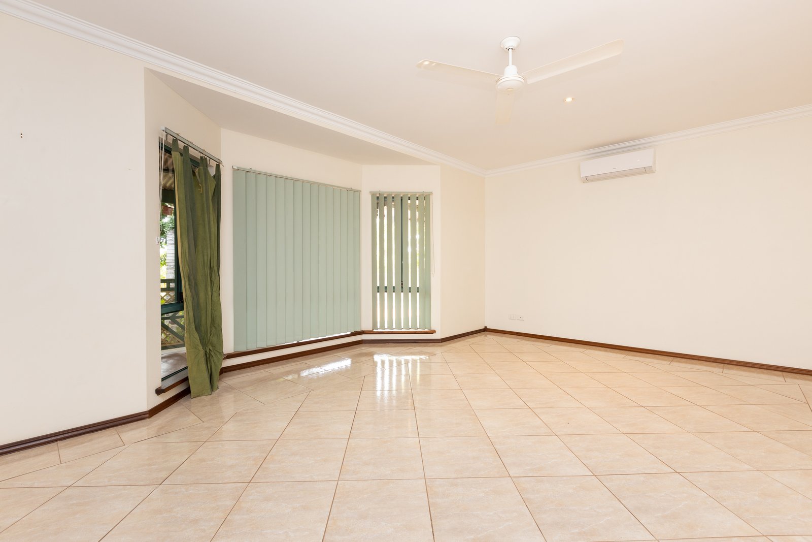 3 Egret Way DJUGUN 9