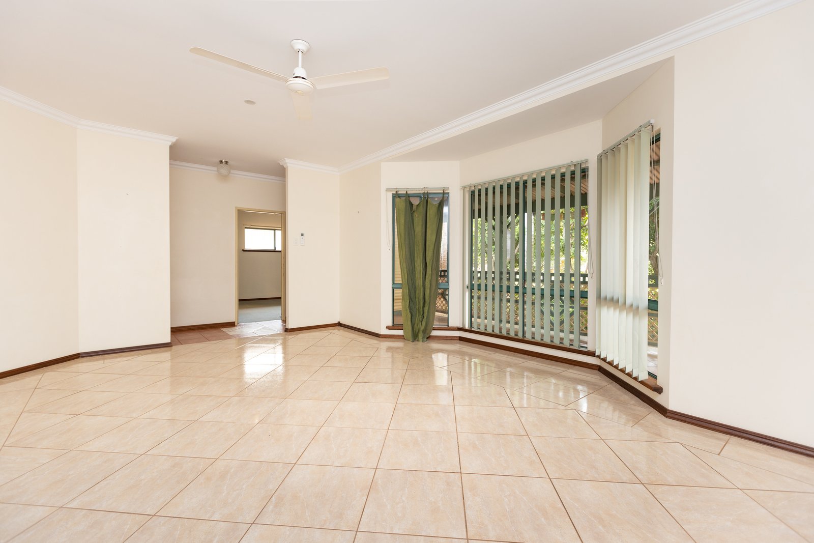 3 Egret Way DJUGUN 10
