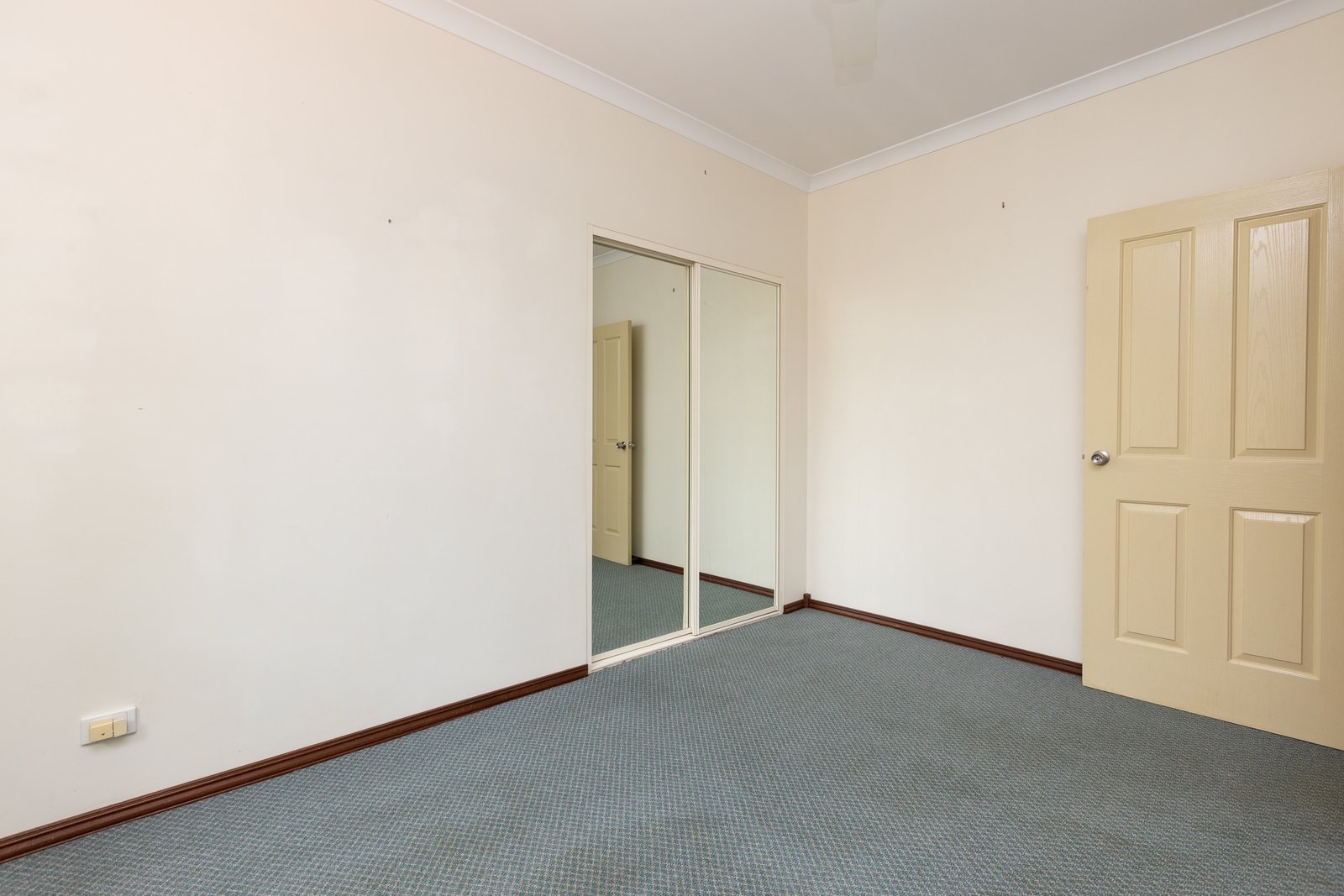 3 Egret Way DJUGUN 12