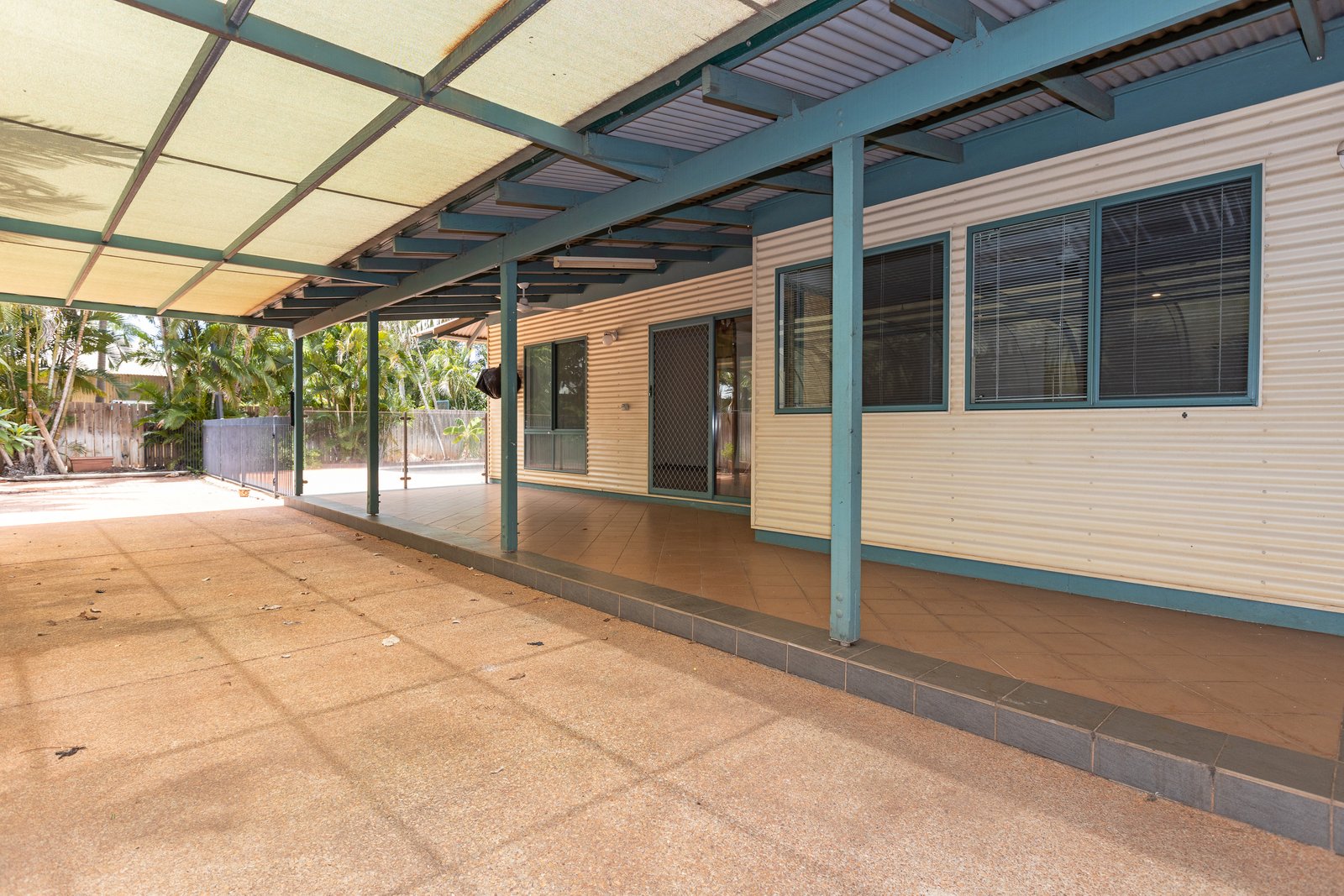 3 Egret Way DJUGUN 25