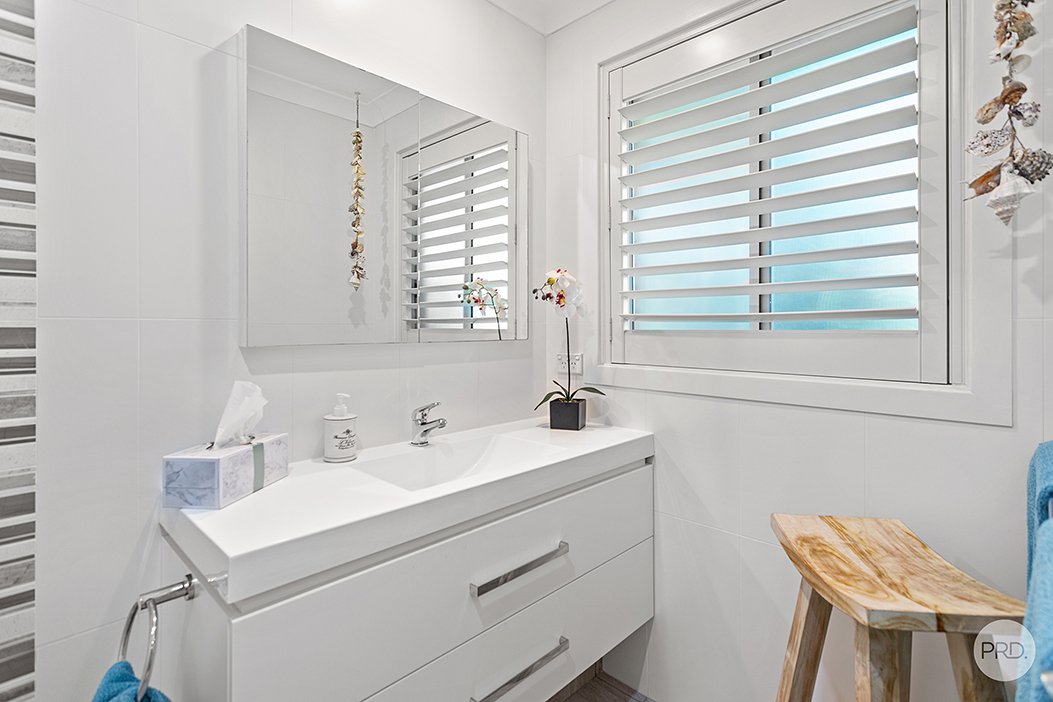 3 Elaine Avenue LEMON TREE PASSAGE 18