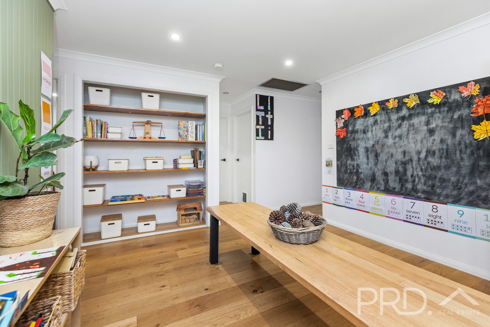 3 Emery Place TUMUT 8