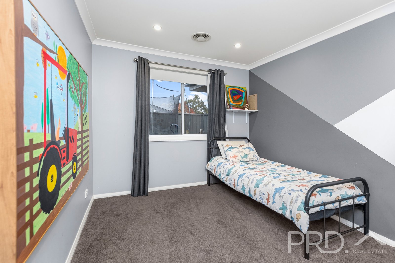 3 Emery Place TUMUT 11