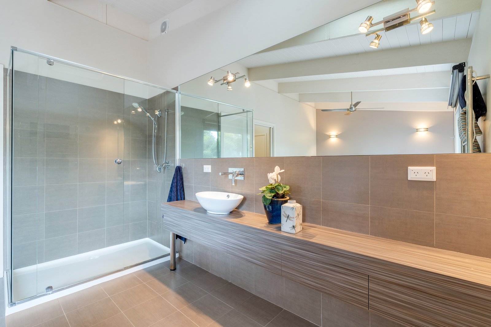 Real Estate and Property in 3 Erinvale Close, Gisborne, VIC