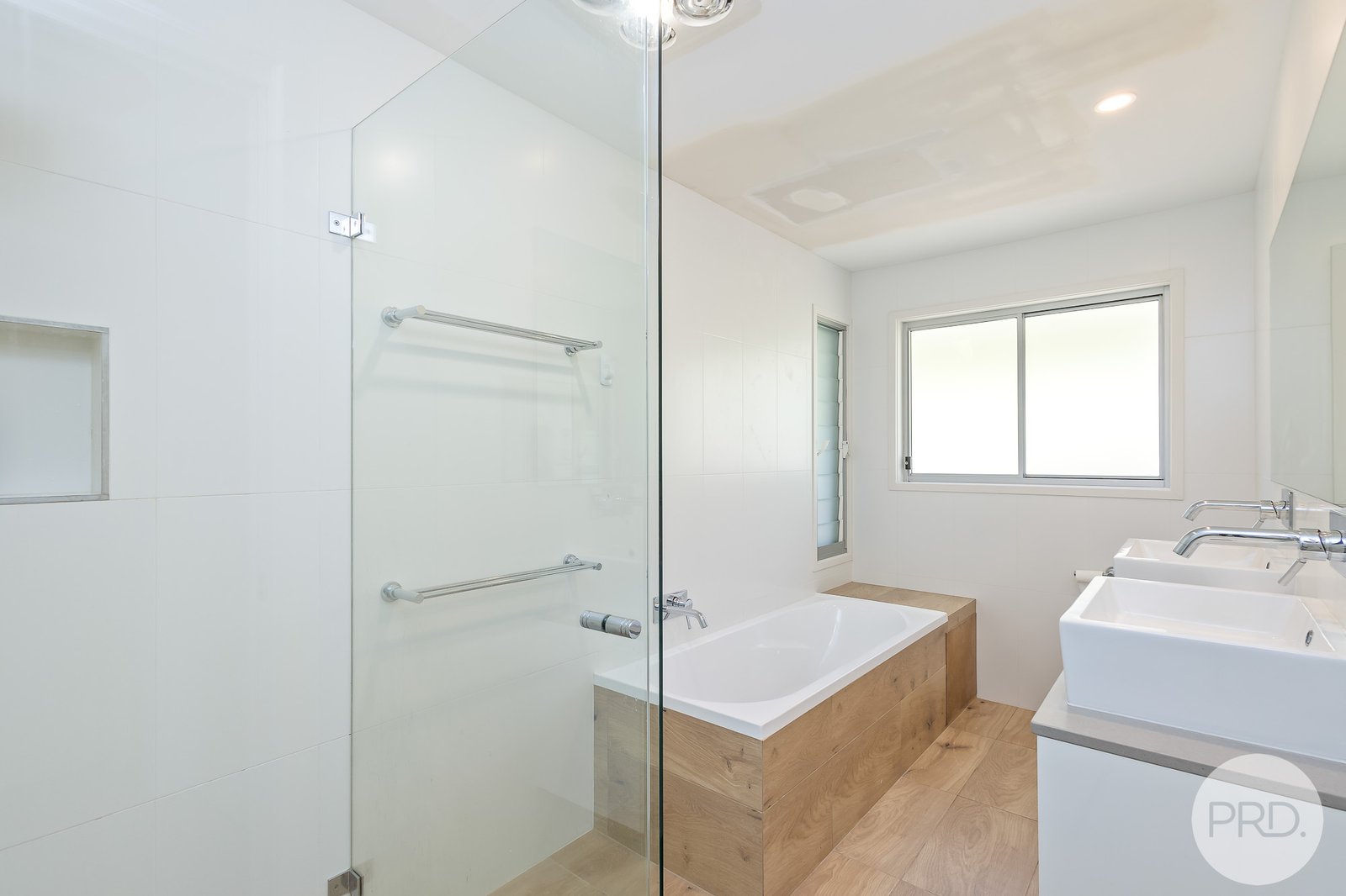 3 Essendene Road SHOAL BAY 12