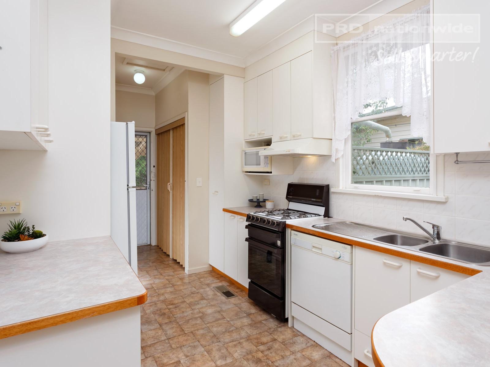 3 Essex Road MOUNT AUSTIN 4