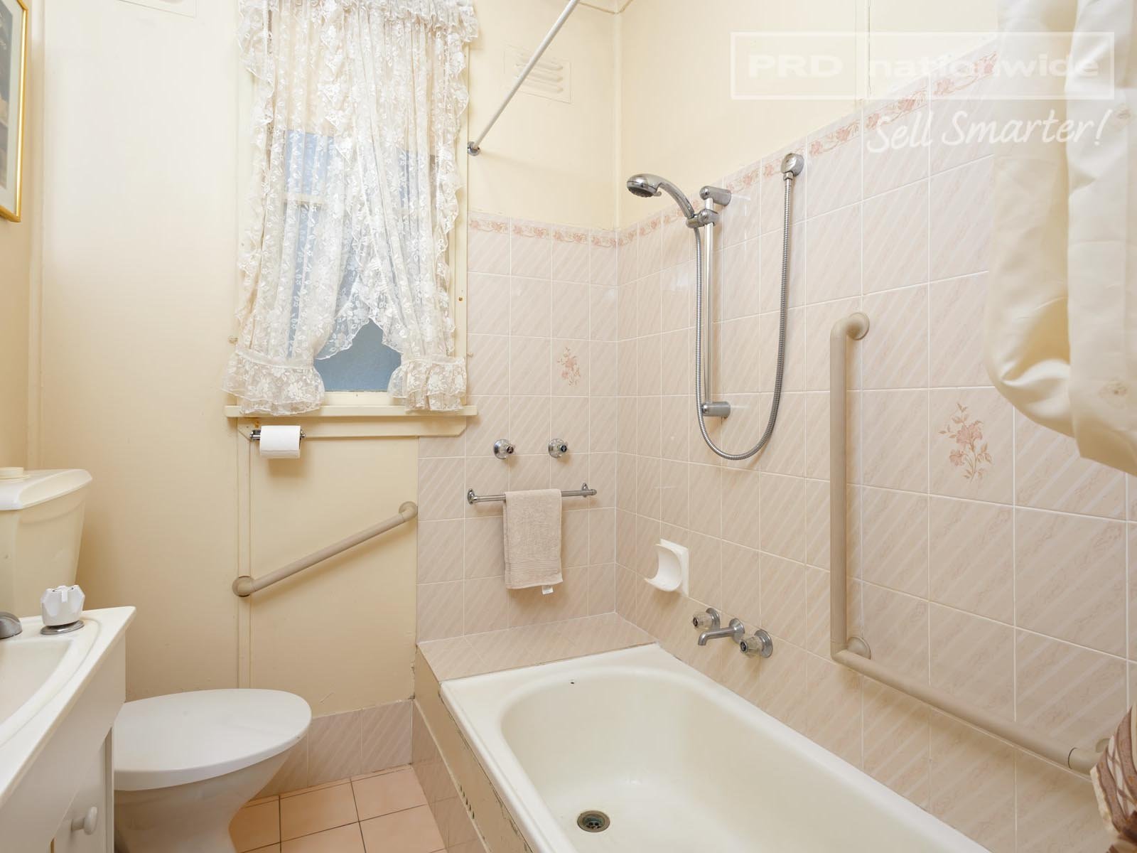 3 Essex Road MOUNT AUSTIN 8