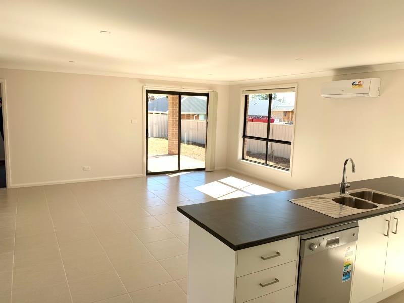 3 Explorers Way TAMWORTH 3