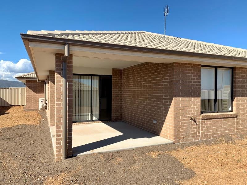 3 Explorers Way TAMWORTH 9