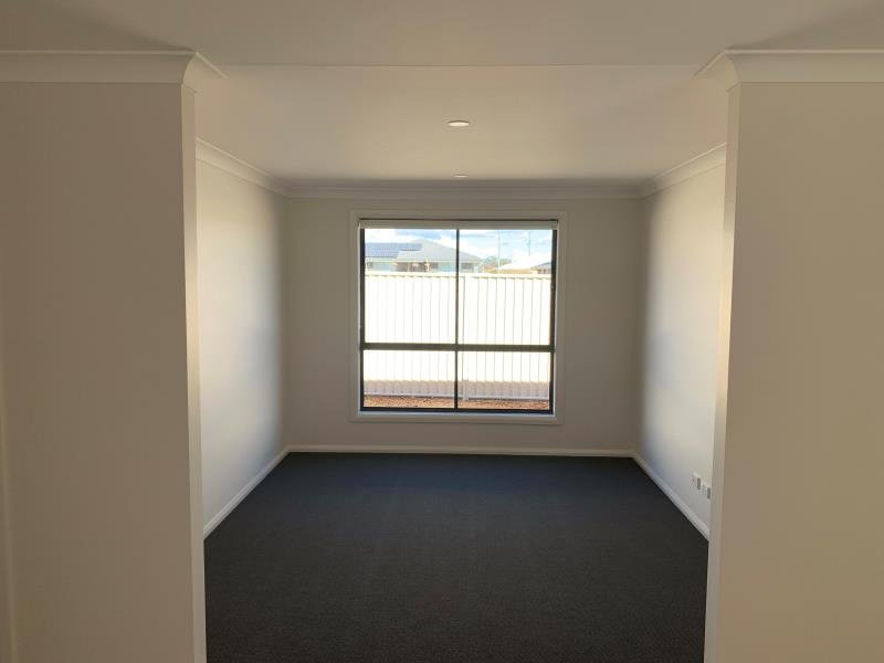 3 Explorers Way TAMWORTH 4